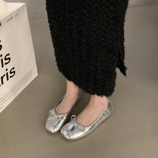 Women's French flat pumps, 2024 new retro suede red shoes, fairy-style ballet toe shoes.