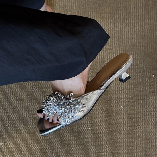 White high-heeled wedding shoes for women, 2025 spring new models, pointed-toe stiletto embroidered lace, Xiuhe wedding dress bridal shoes.