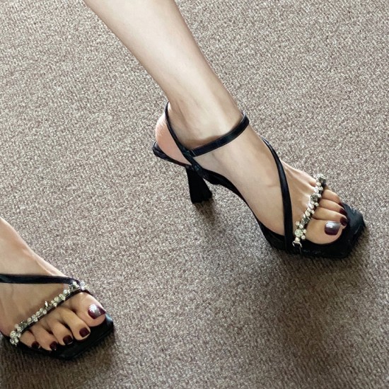 French square-toed, bow-knot, block-heeled, closed-toe sandals for women, 2025 summer pumps.