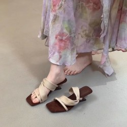 French apricot pointed high heels, closed-toe sandals, fairy-like, 2025 Spring/Summer elegant, ladylike black slippers.