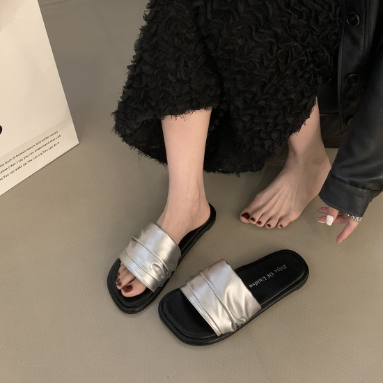 Silver flat flip-flops for women, 2024 new summer soft-soled French beach sandals