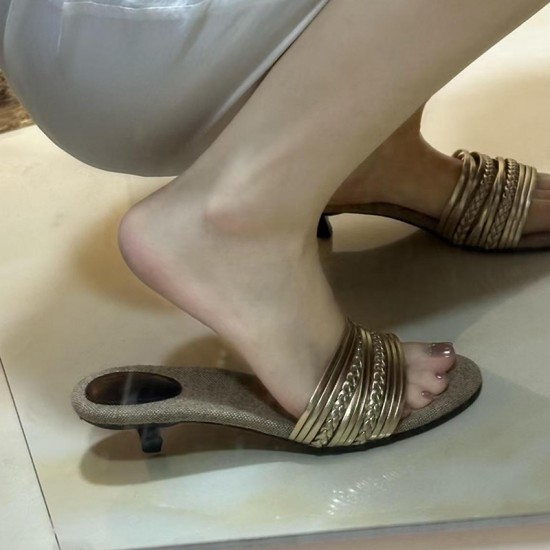 Rhinestone bow flip-flops for women, new summer outdoor wear, gentle and evening-wearing with skirts, stunning French block-heeled sandals