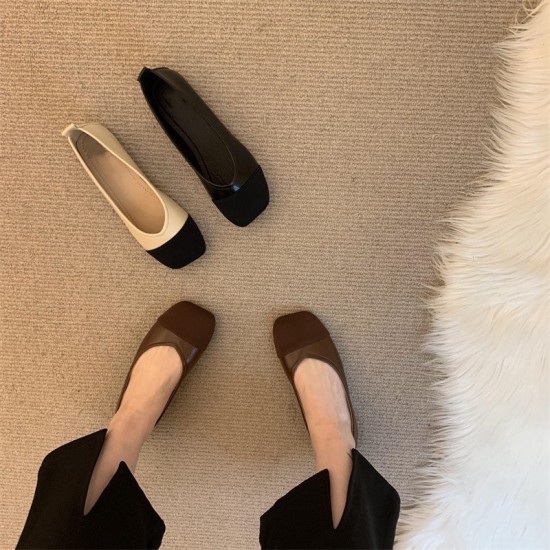 Flat-soled, closed-toe, soft-soled women's sandals, 2024 French-style outdoor sandals, super popular evening-inspired niche shoes.