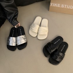 Silver flat flip-flops for women, 2024 new summer soft-soled French beach sandals