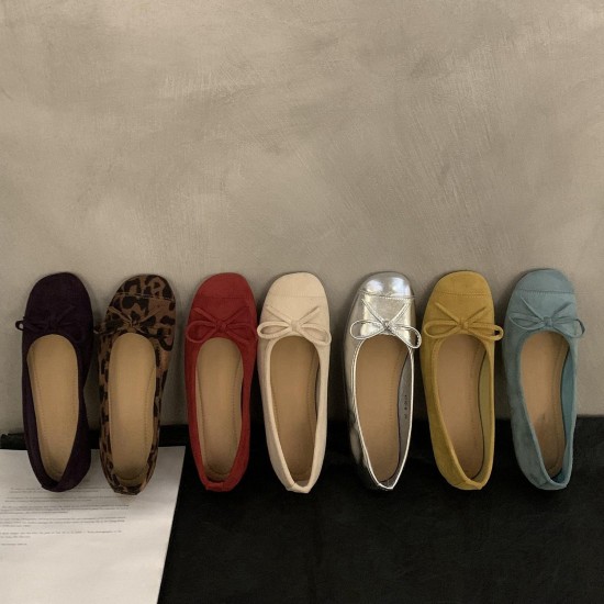 Women's French flat pumps, 2024 new retro suede red shoes, fairy-style ballet toe shoes.