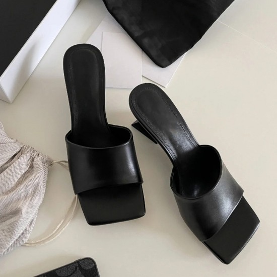 Women's shoes, 2024 summer new models, versatile square-toed open-toed rhinestone mid-heeled flip-flops, influencer sandals, and half-slip flip-flops.