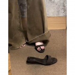 Retro wedge-heel flip-flops for women, fashionable and elegant, open-toe, high-end summer outdoor sandals.