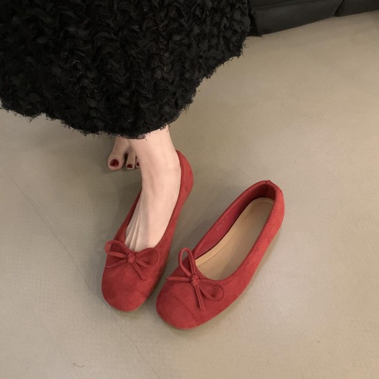 Women's French flat pumps, 2024 new retro suede red shoes, fairy-style ballet toe shoes.