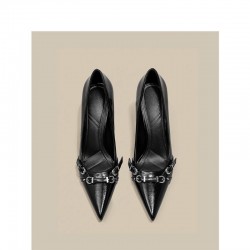 Black, stylish, mature women's high heels, 2024 new French-style, versatile pointed-toe stiletto shoes with skirts.