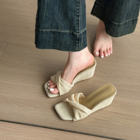 Pointed-toe high-heeled single shoes, 2025 summer new models, stiletto heels, elegant and skirt-matching shallow-cut closed-toed sandals.